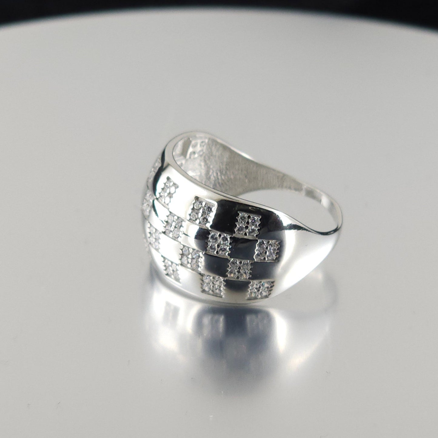 925 Sterling Silver Fashion Ring R9