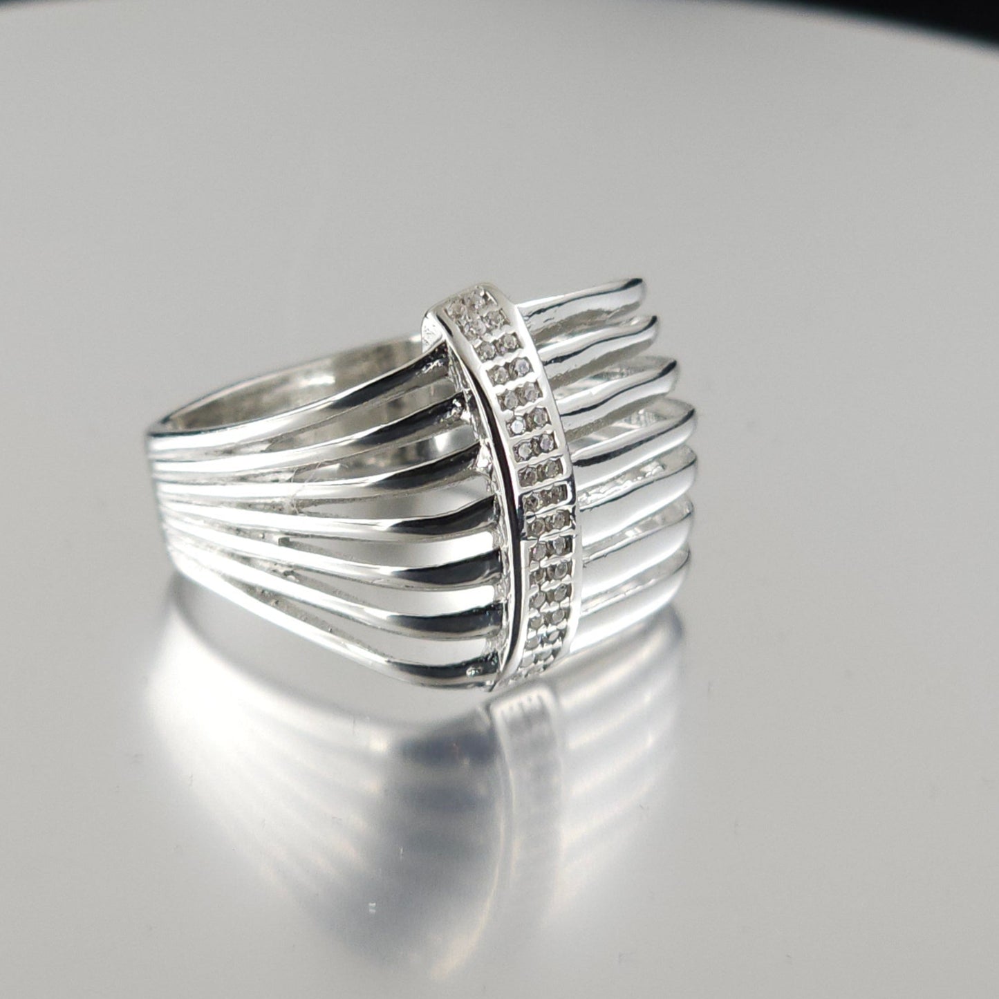 925 Sterling Silver Fashion Ring R10