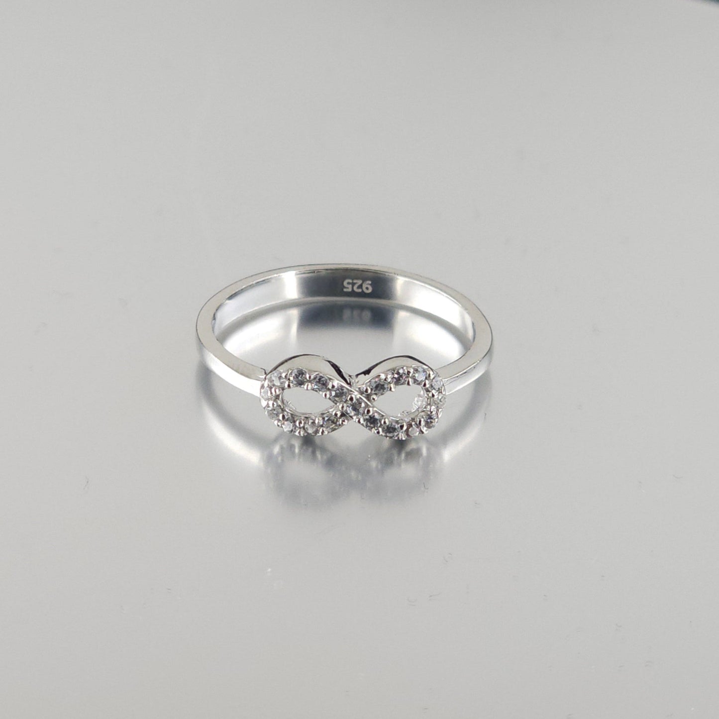 925 Sterling Silver Fashion Ring R16