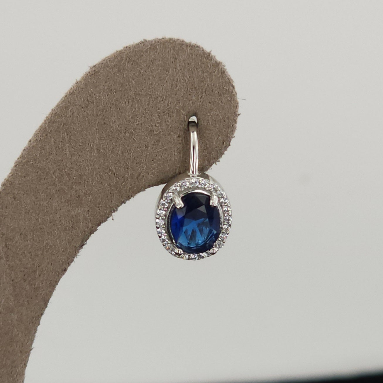 925 Sterling Silver Fashion Earring E11