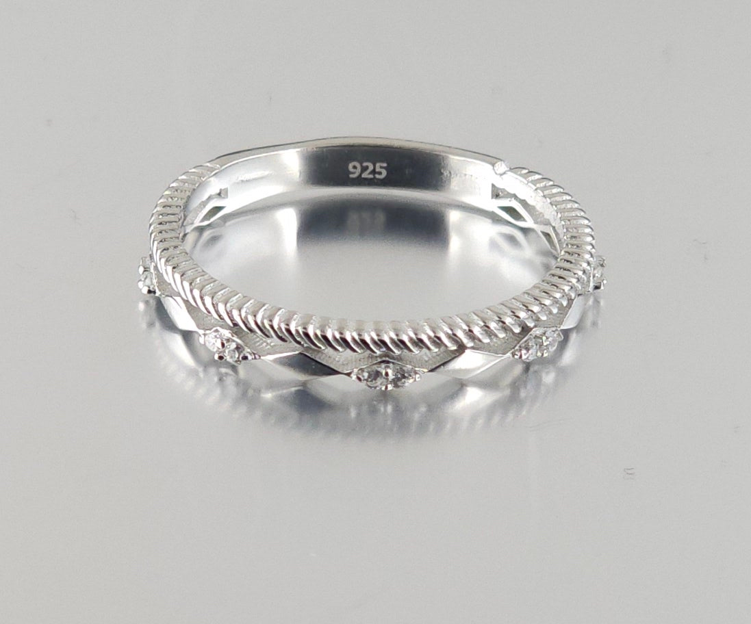 925 Sterling Silver Fashion Ring R23