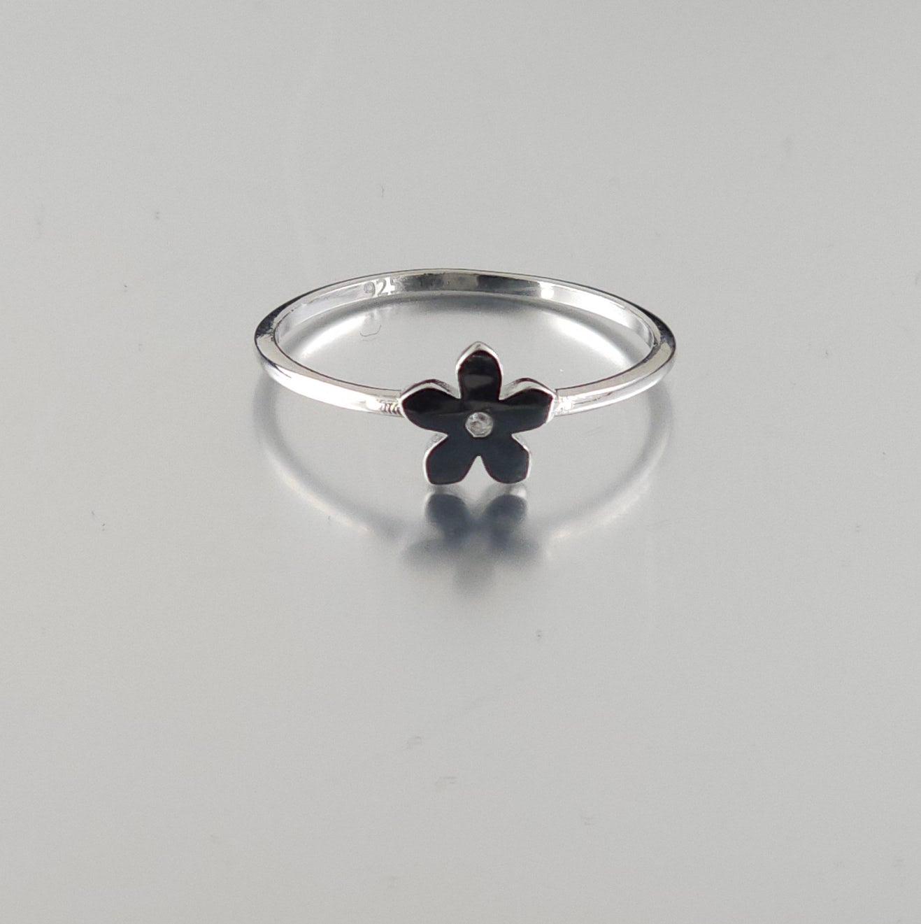 925 Sterling Silver Fashion Ring R34