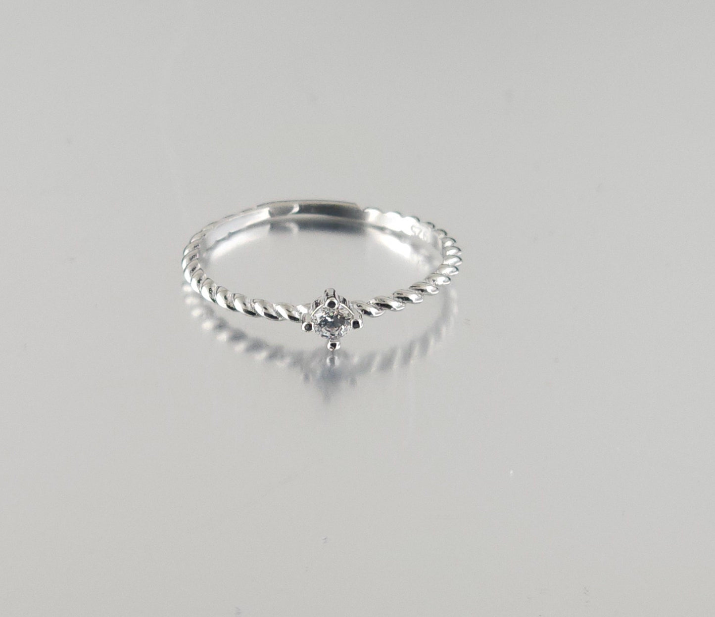 925 Sterling Silver Fashion Ring R42