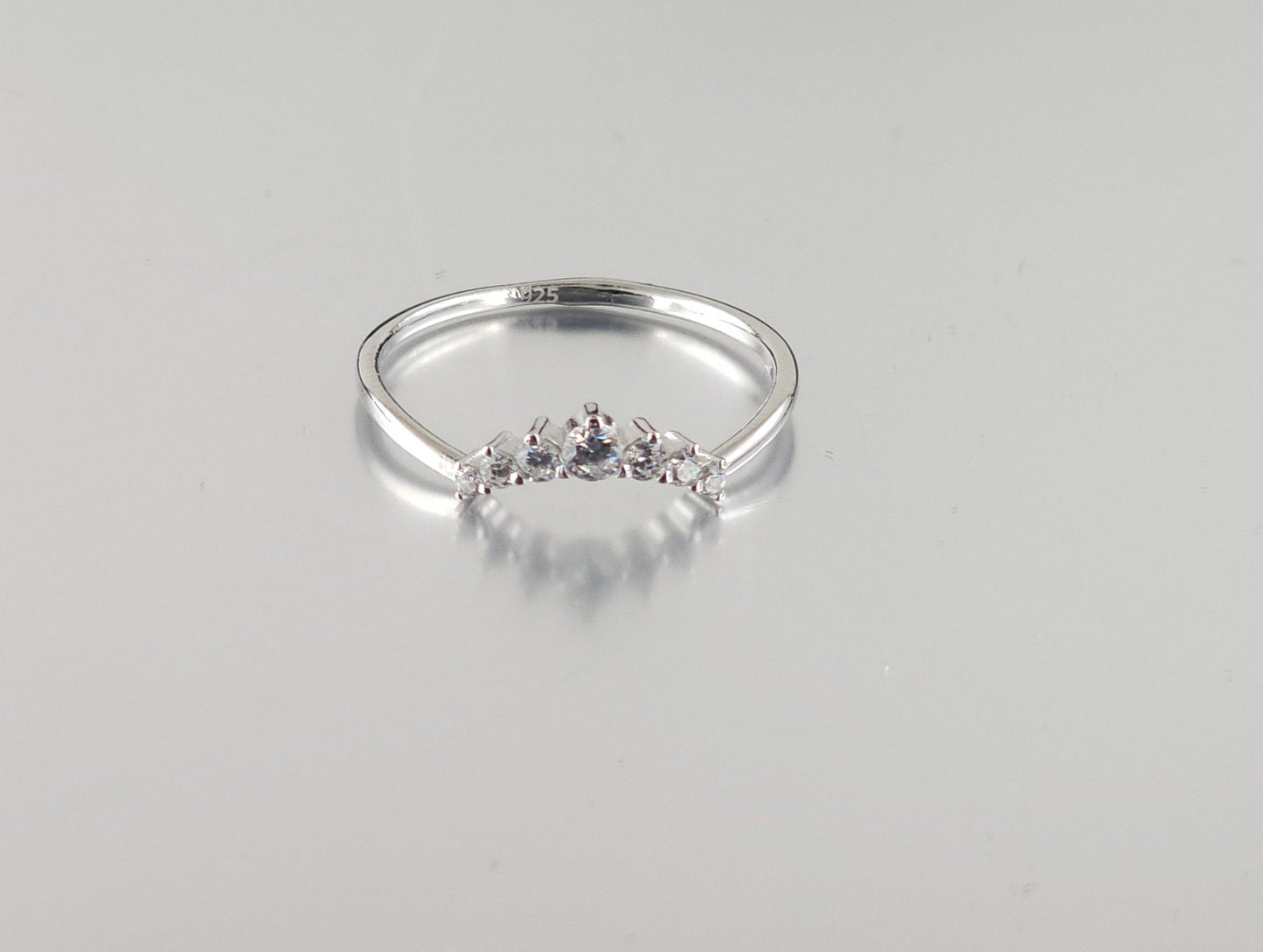 925 Sterling Silver Fashion Ring R43