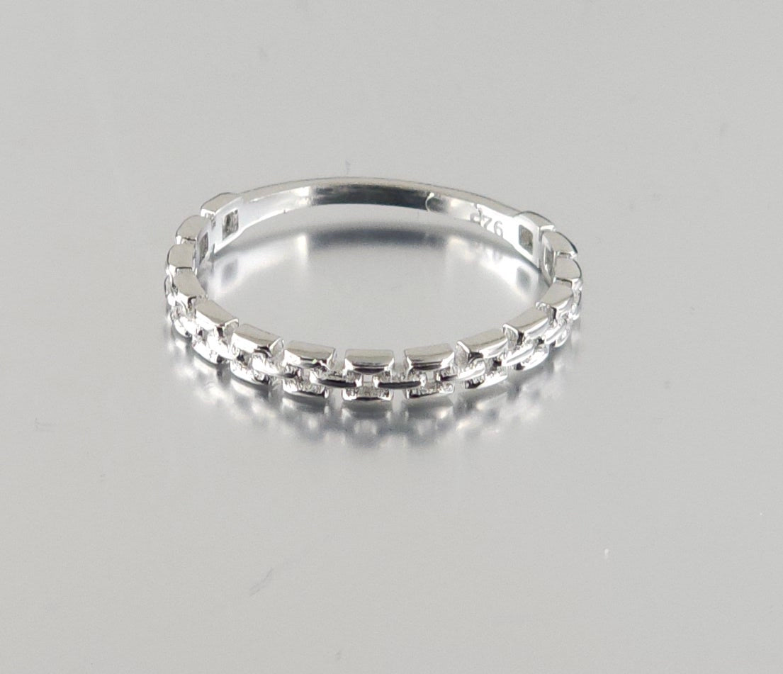 925 Sterling Silver Fashion Ring R46