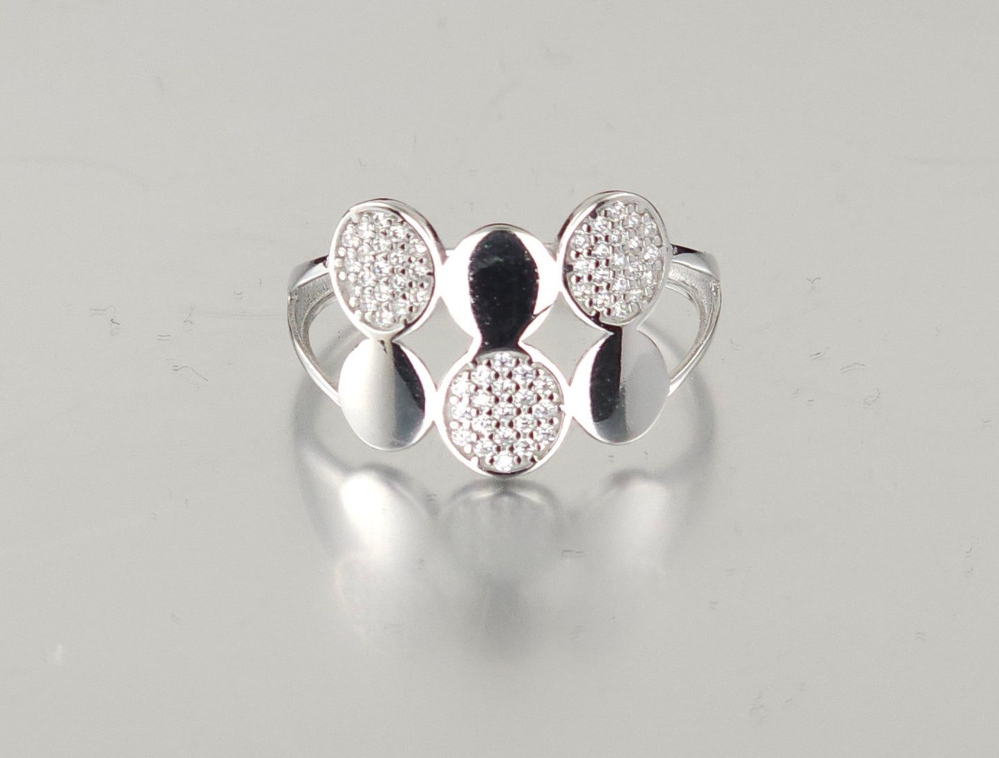 925 Sterling Silver Fashion Ring R59