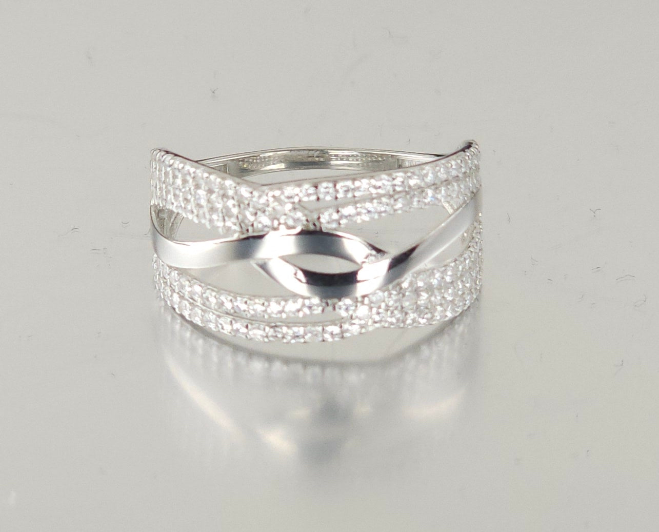 925 Sterling Silver Fashion Ring R61
