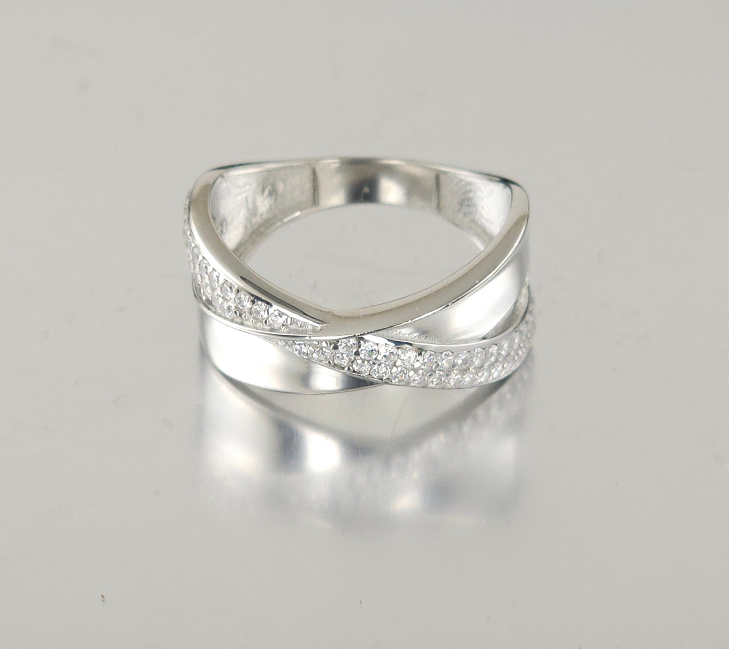 925 Sterling Silver Fashion Ring R68