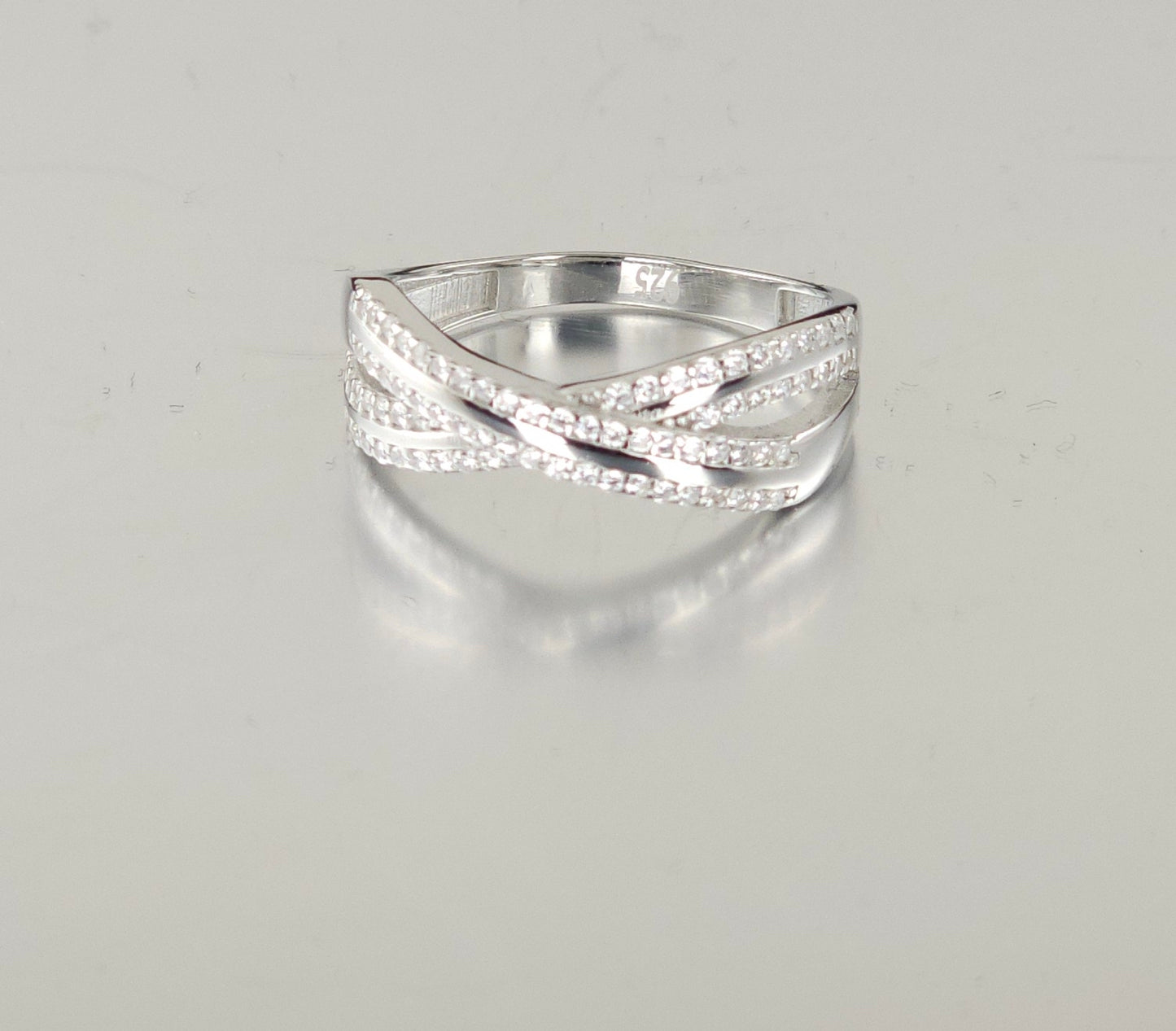 925 Sterling Silver Fashion Ring R73