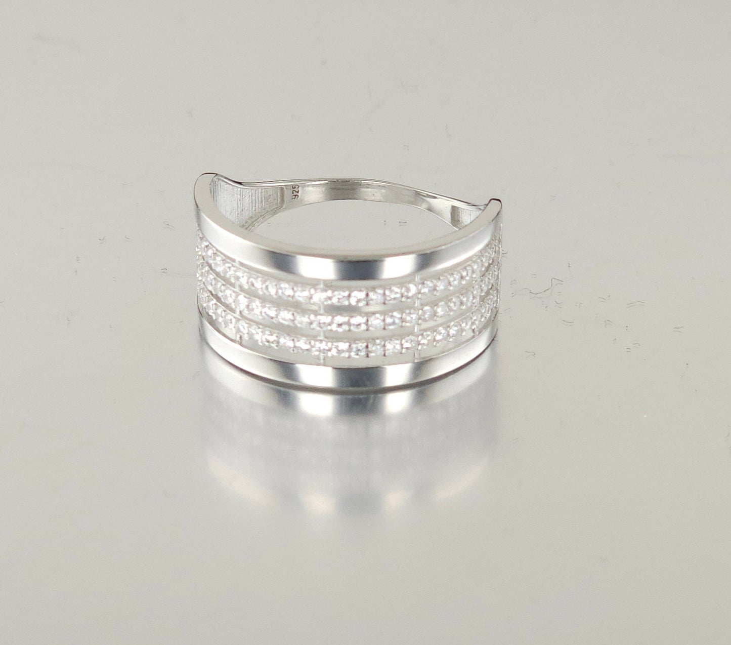 925 Sterling Silver Fashion Ring R77