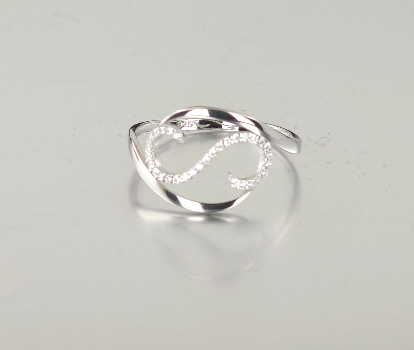 925 Sterling Silver Fashion Ring R79