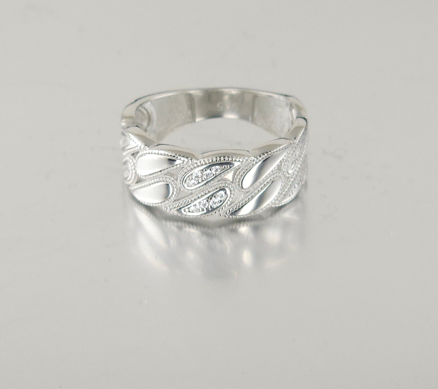 925 Sterling Silver Fashion Ring R82