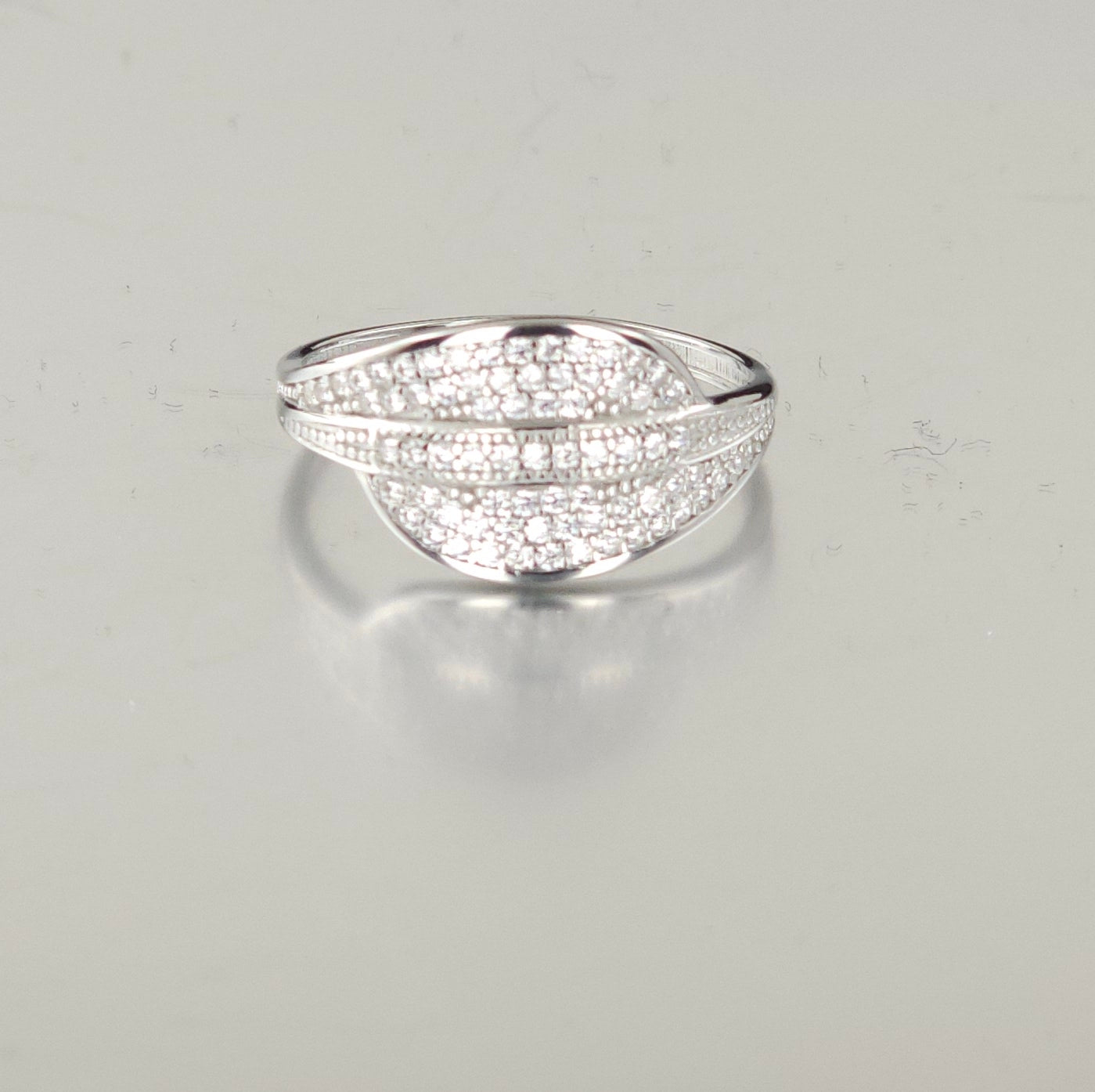 925 Sterling Silver Fashion Ring R84