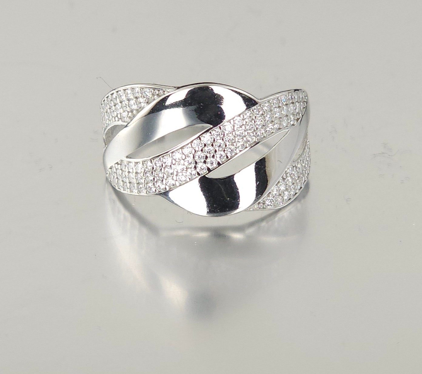 925 Sterling Silver Fashion Ring R87