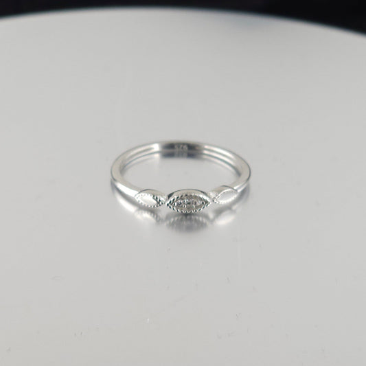925 Sterling Silver Fashion Ring R15