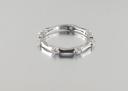 925 Sterling Silver Fashion Ring R24