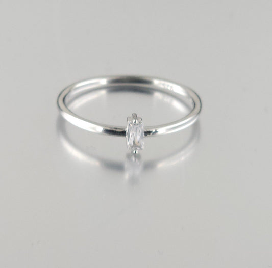 925 Sterling Silver Fashion Ring R25