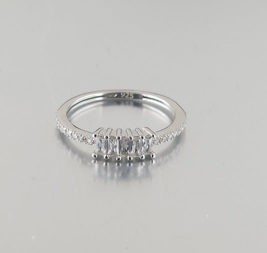 925 Sterling Silver Fashion Ring R47
