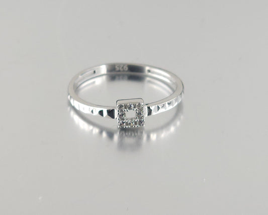 925 Sterling Silver Fashion Ring R48
