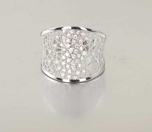 925 Sterling Silver Fashion Ring R85